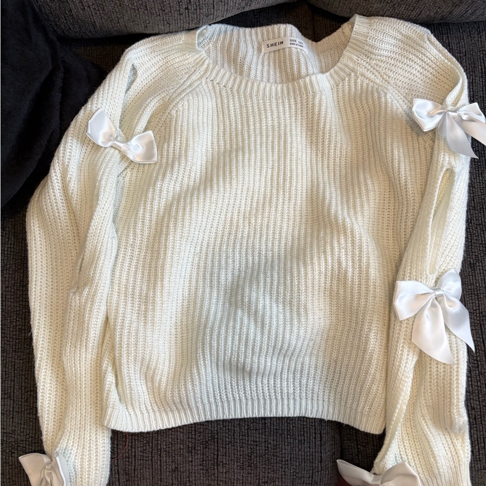 SHEIN White Bow-Trim Ribbed Crewneck Sweater